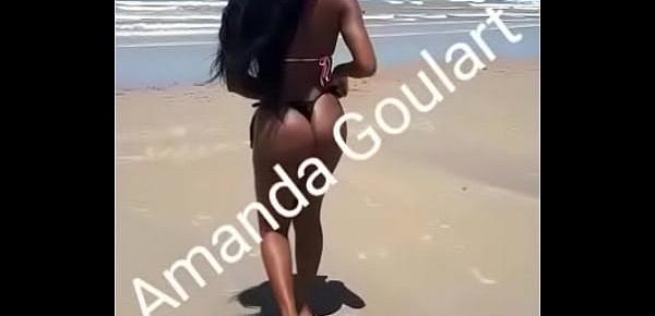  Amanda Goulart  Bem Gostosa Na Praia